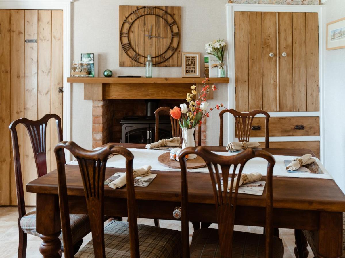 Compass Cottage Уулер Екстериор снимка