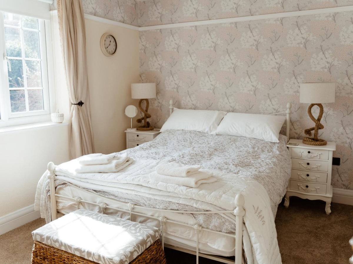 Compass Cottage Уулер Екстериор снимка