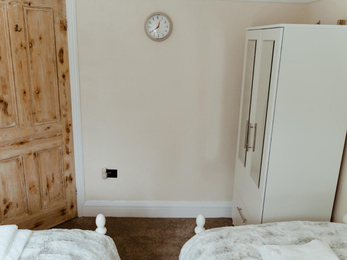 Compass Cottage Уулер Екстериор снимка